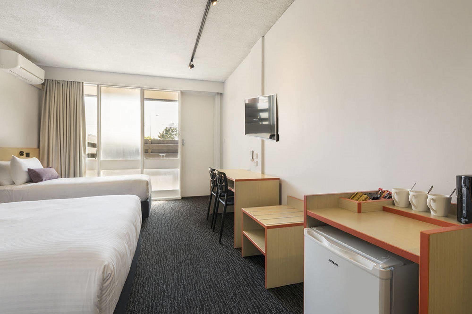 ไนท์แคป แอท วอลต์ซิง มาทิลดา โฮเต็ล Hotel สปริงเวล ภายนอก รูปภาพ