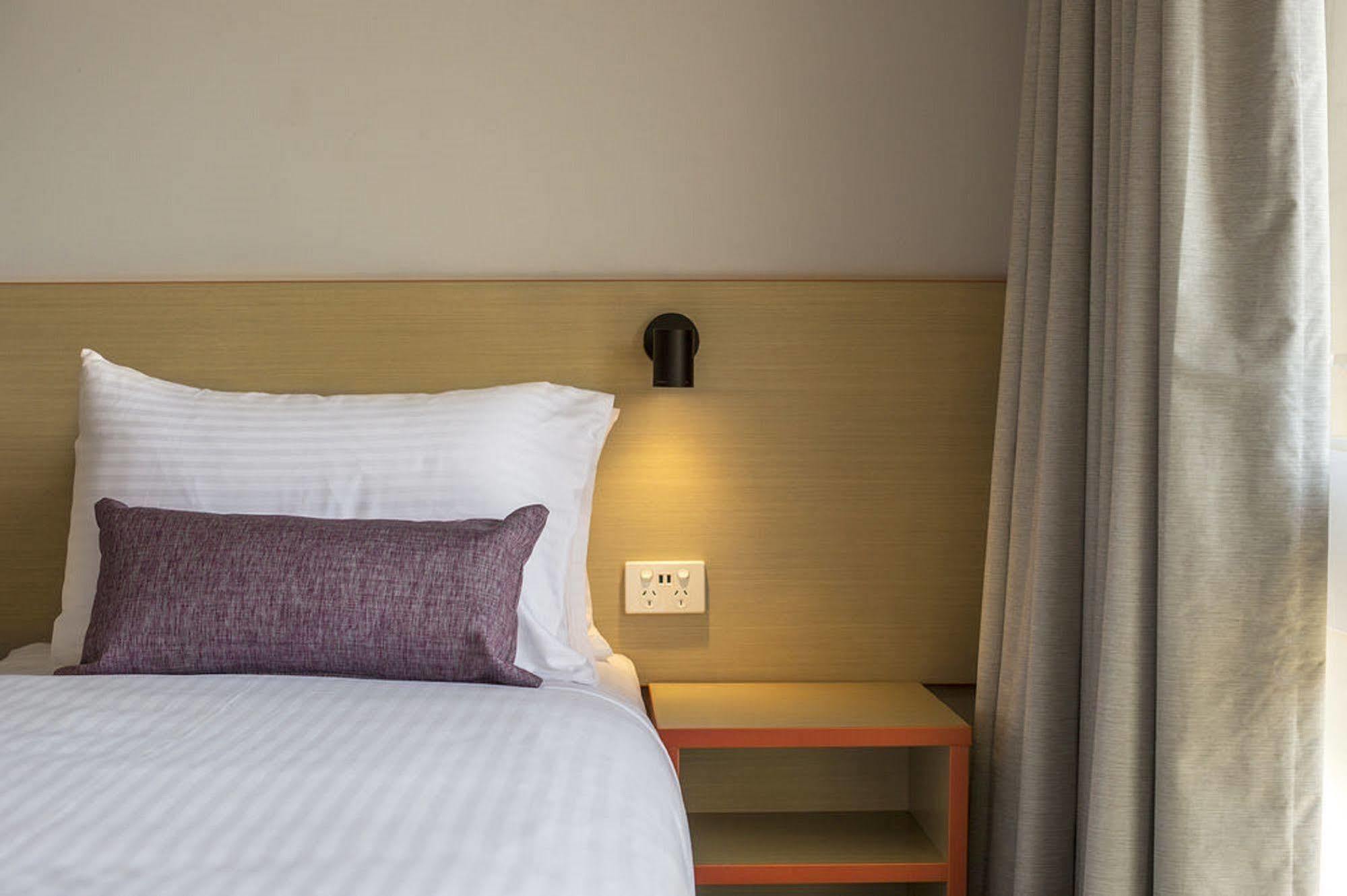 ไนท์แคป แอท วอลต์ซิง มาทิลดา โฮเต็ล Hotel สปริงเวล ภายนอก รูปภาพ